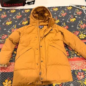 Patagonia Tan Hooded Jacket size L 12 so warm